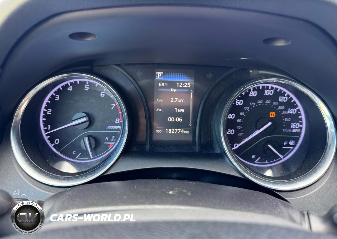2019 Toyota Camry Le VIN:4T1B11HK7KU268200 - 8