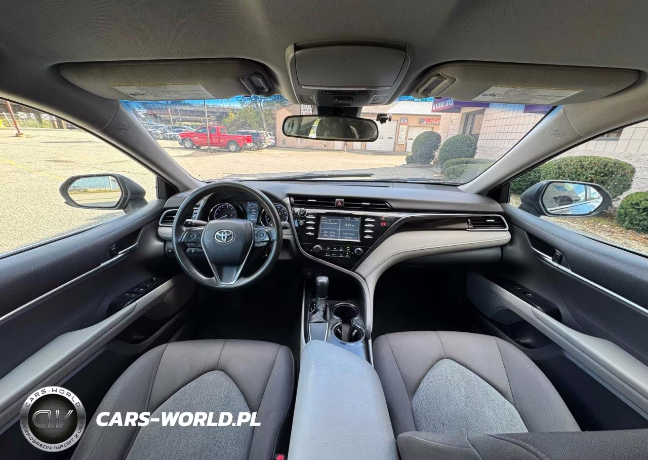 2019 Toyota Camry Le VIN:4T1B11HK7KU268200 - 9
