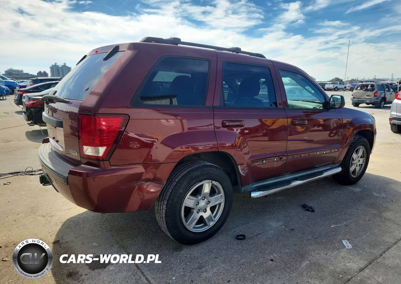 2007 Jeep Grand Cherokee Laredo VIN:1J8HS48P47C699320 - 3