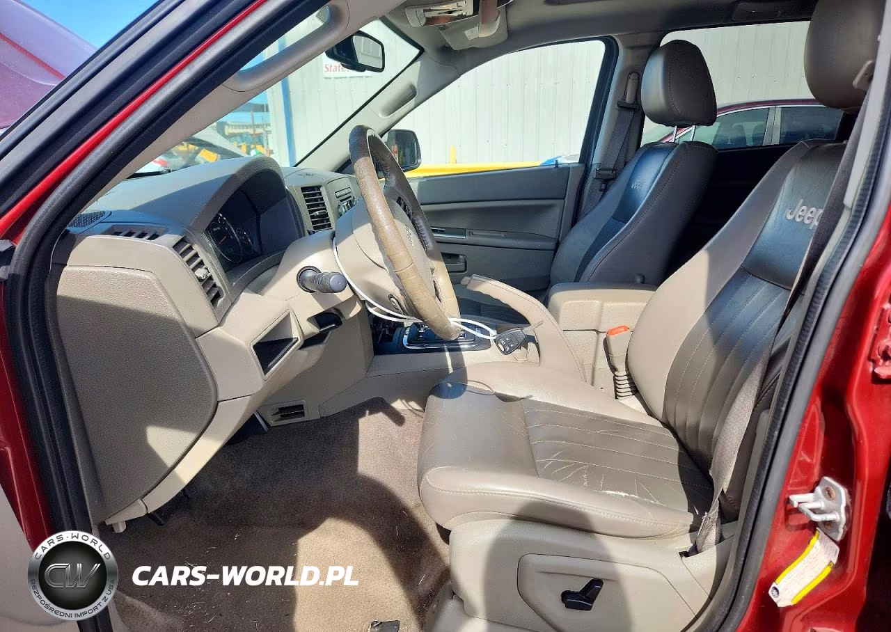 2007 Jeep Grand Cherokee Laredo VIN:1J8HS48P47C699320 - 7