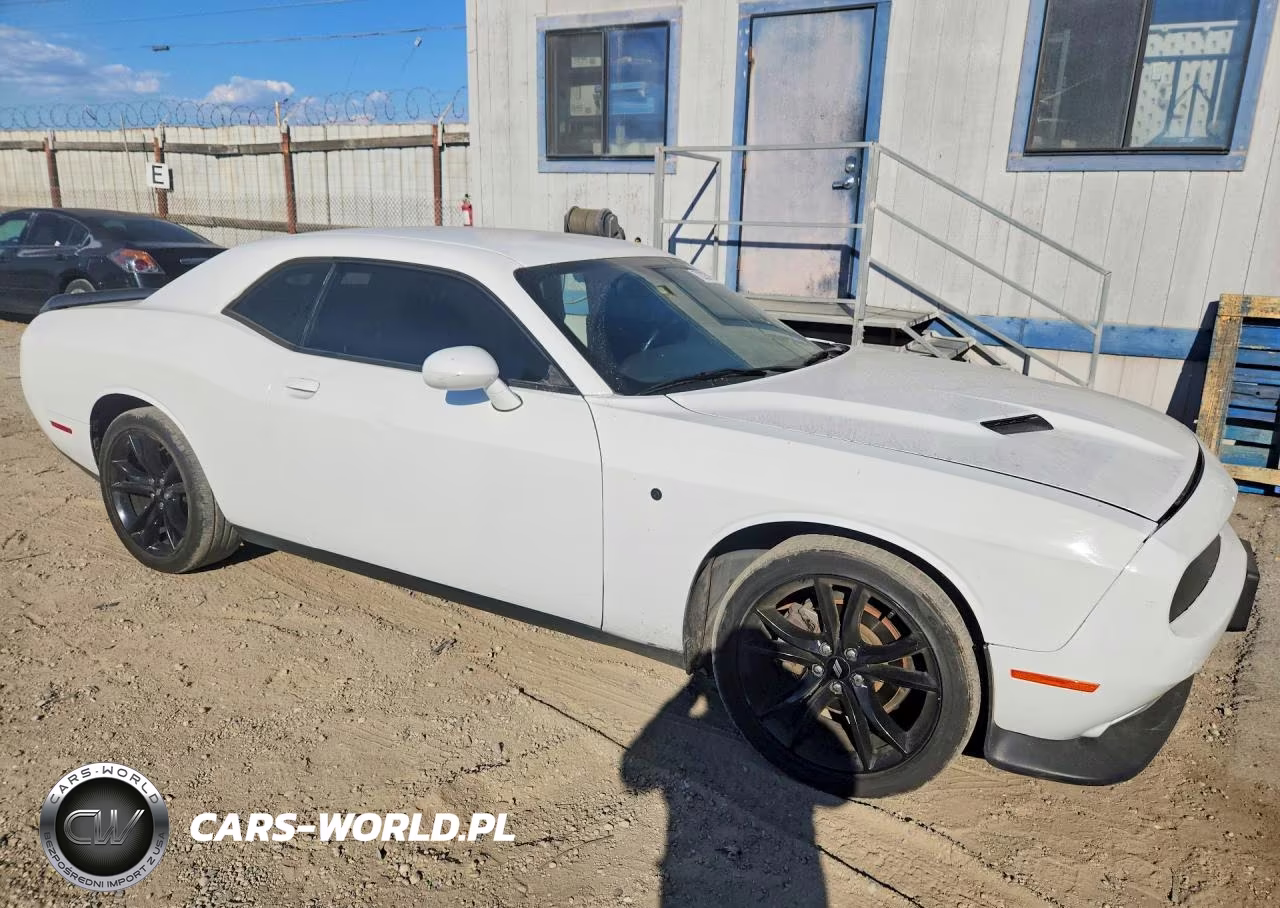 2018 Dodge Challenger Sxt VIN:2C3CDZAG0JH298276 - 4
