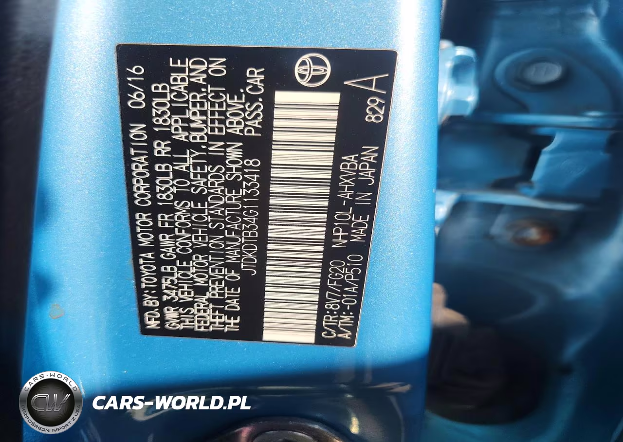 2016 Toyota Prius C Two VIN:JTDKDTB34G1133418 - 12