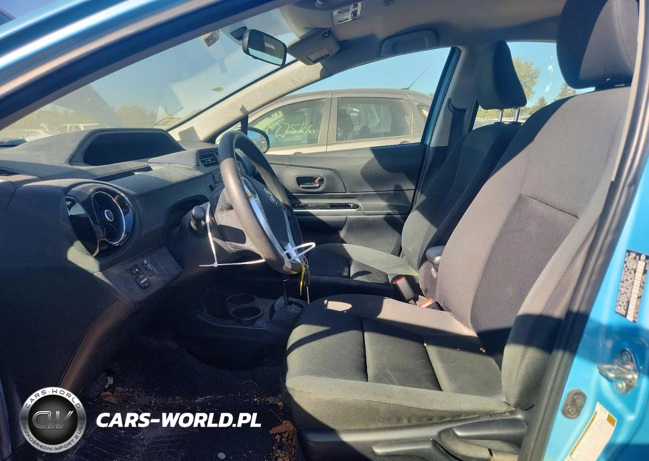 2016 Toyota Prius C Two VIN:JTDKDTB34G1133418 - 7