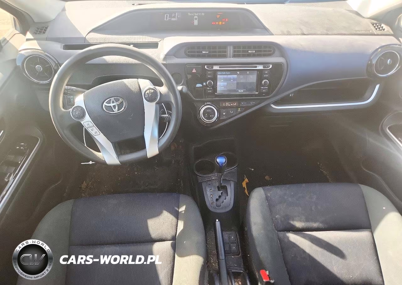 2016 Toyota Prius C Two VIN:JTDKDTB34G1133418 - 8