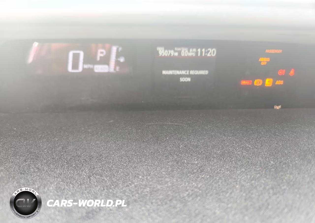 2016 Toyota Prius C Two VIN:JTDKDTB34G1133418 - 9
