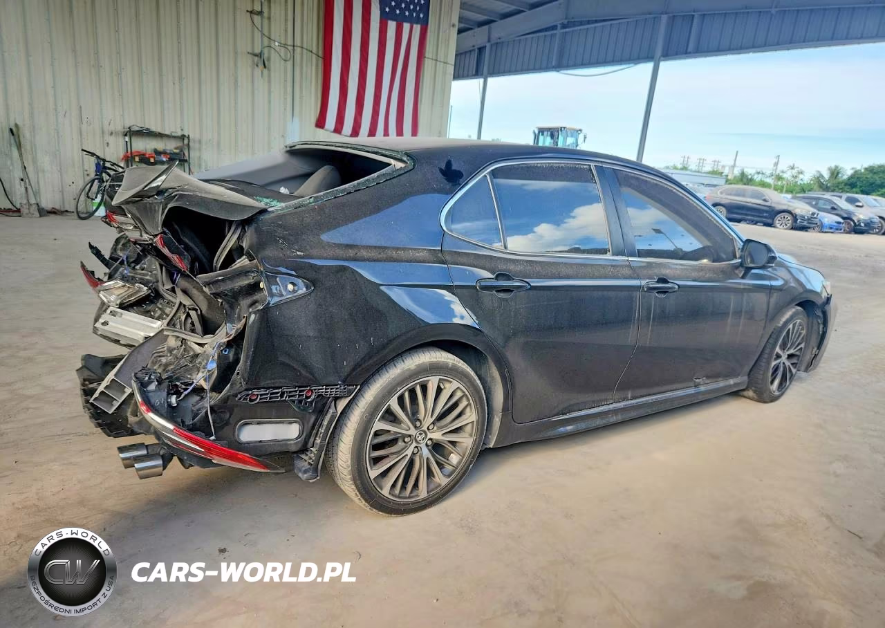 2018 Toyota Camry Se VIN:4T1B11HK5JU085859 - 3