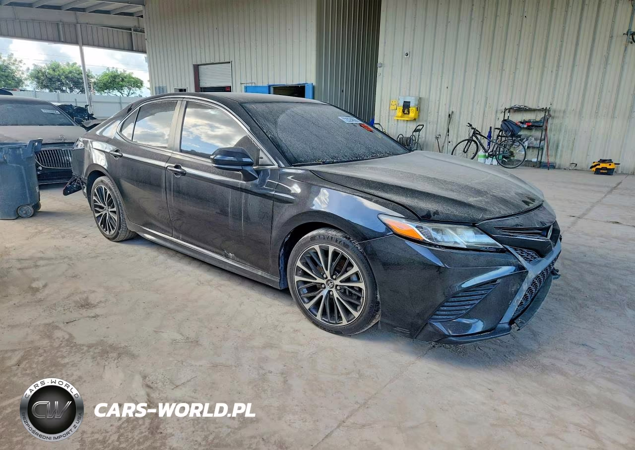 2018 Toyota Camry Se VIN:4T1B11HK5JU085859 - 4
