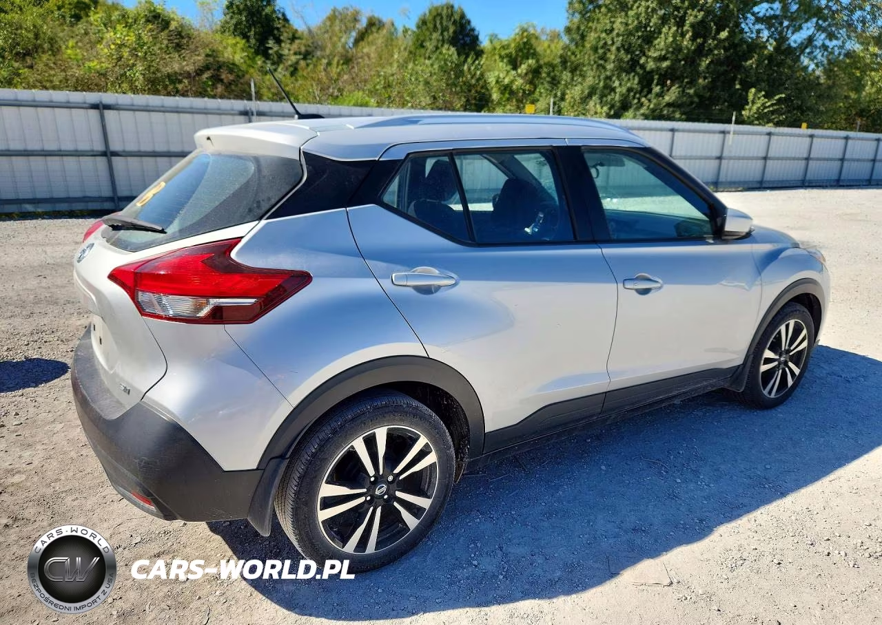 2018 Nissan Kicks Sv VIN:3N1CP5CU5JL536924 - 3
