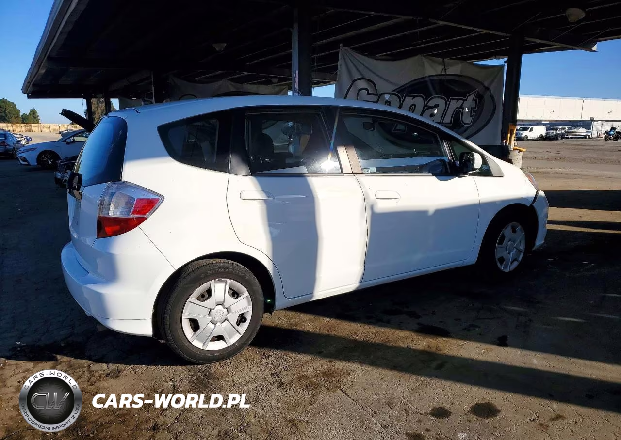 2012 Honda Fit VIN:JHMGE8H38CC035643 - 3