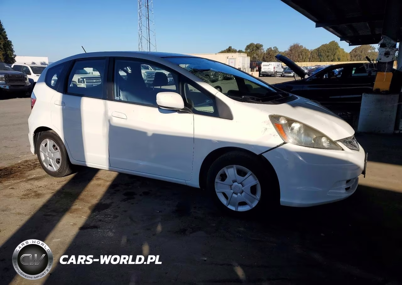 2012 Honda Fit VIN:JHMGE8H38CC035643 - 4