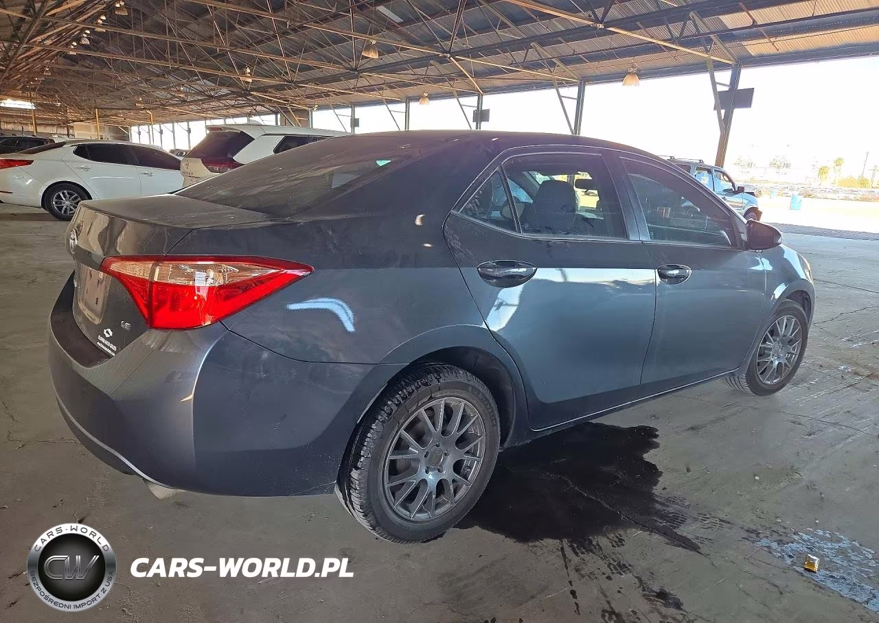 2017 Toyota Corolla Le VIN:5YFBURHE0HP734608 - 3