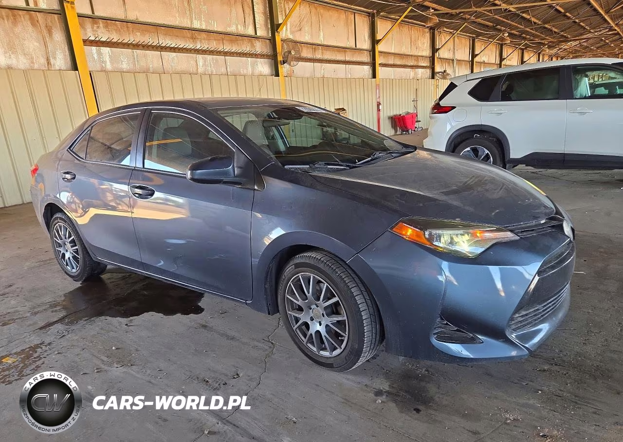 2017 Toyota Corolla Le VIN:5YFBURHE0HP734608 - 4
