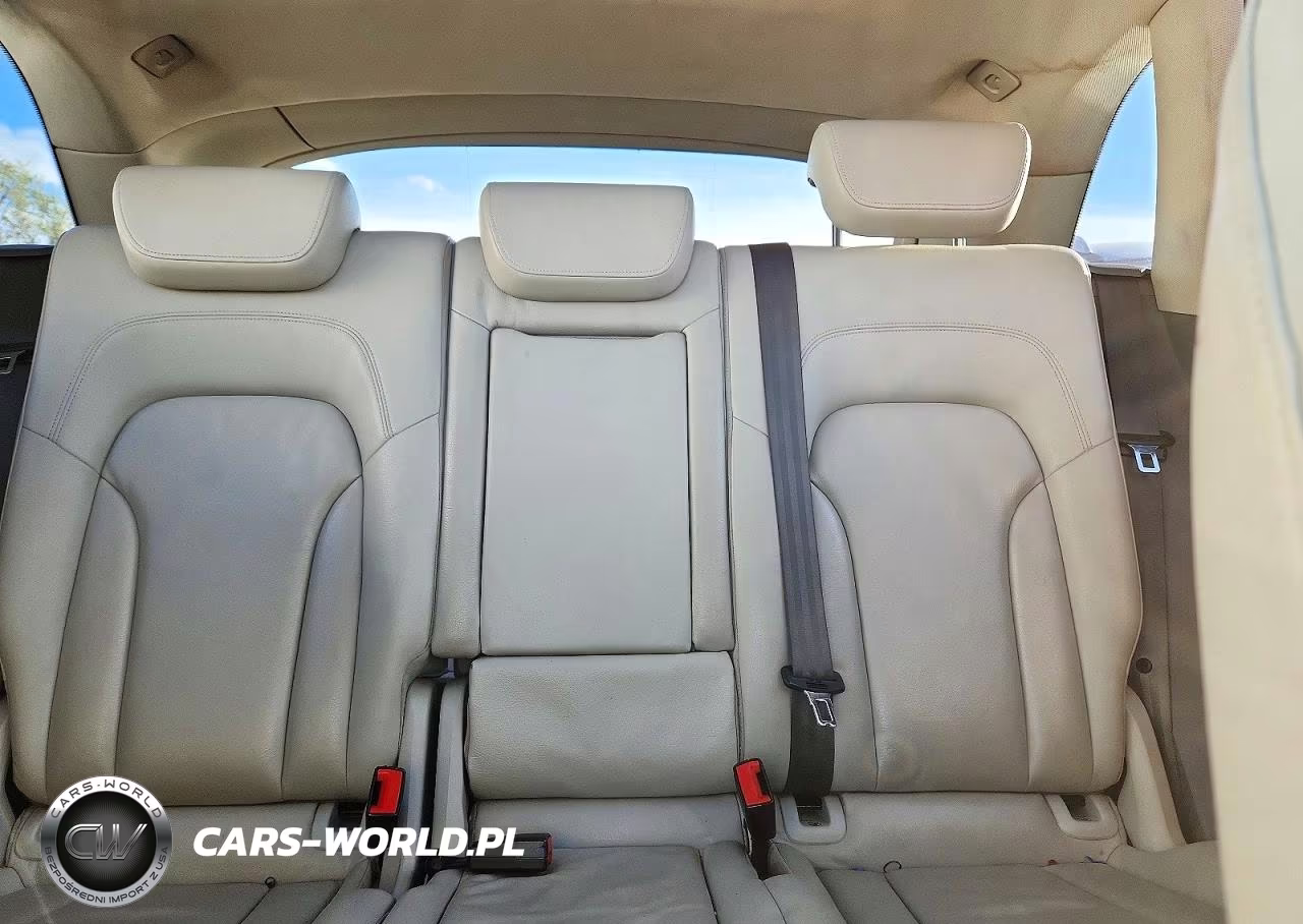 2010 Audi Q5 Premium Plus VIN:WA1LKAFP1AA046069 - 10