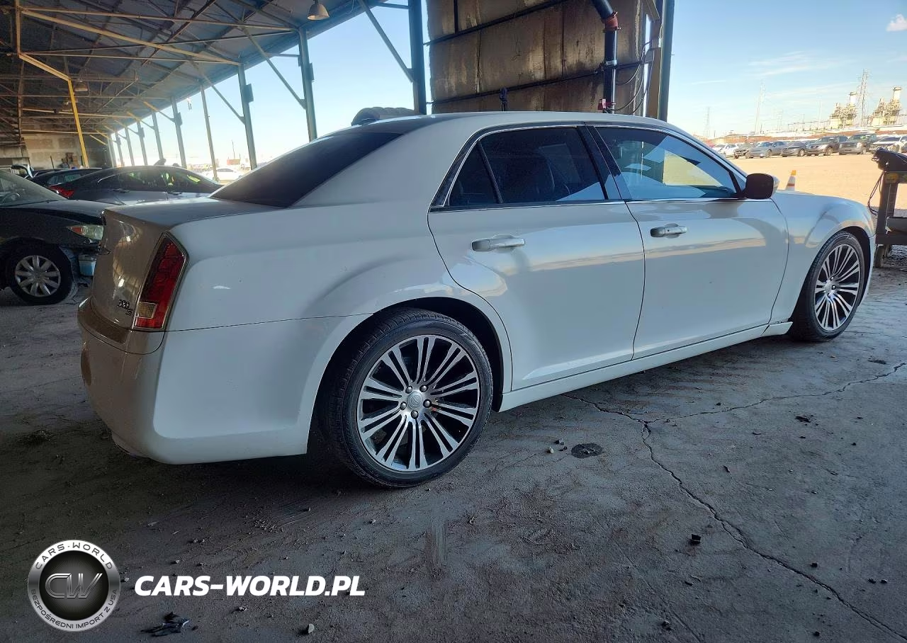 2013 Chrysler 300 S VIN:2C3CCABG5DH532919 - 3