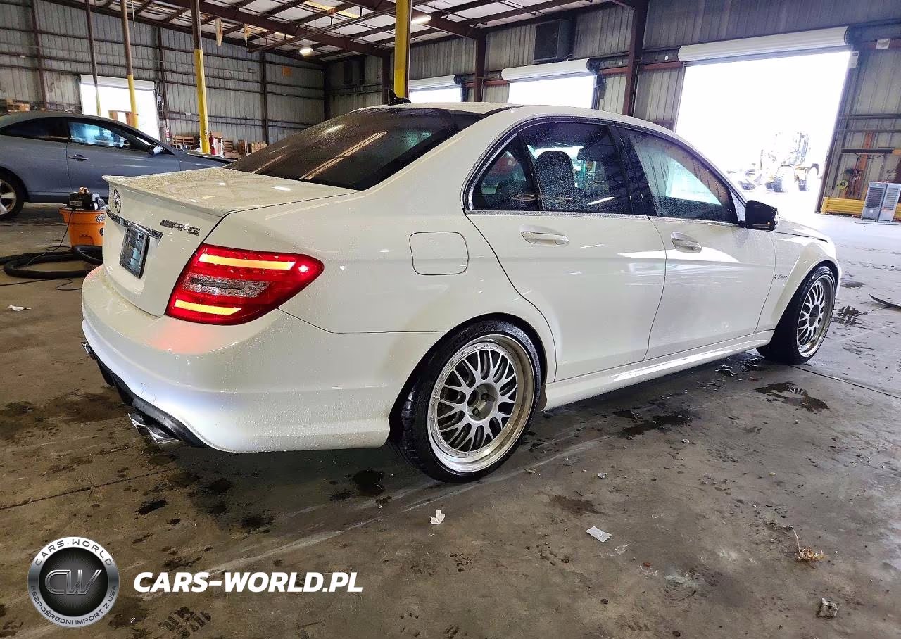 2014 Mercedes-Benz C 63 Amg VIN:WDDGF7HB4EA900676 - 3
