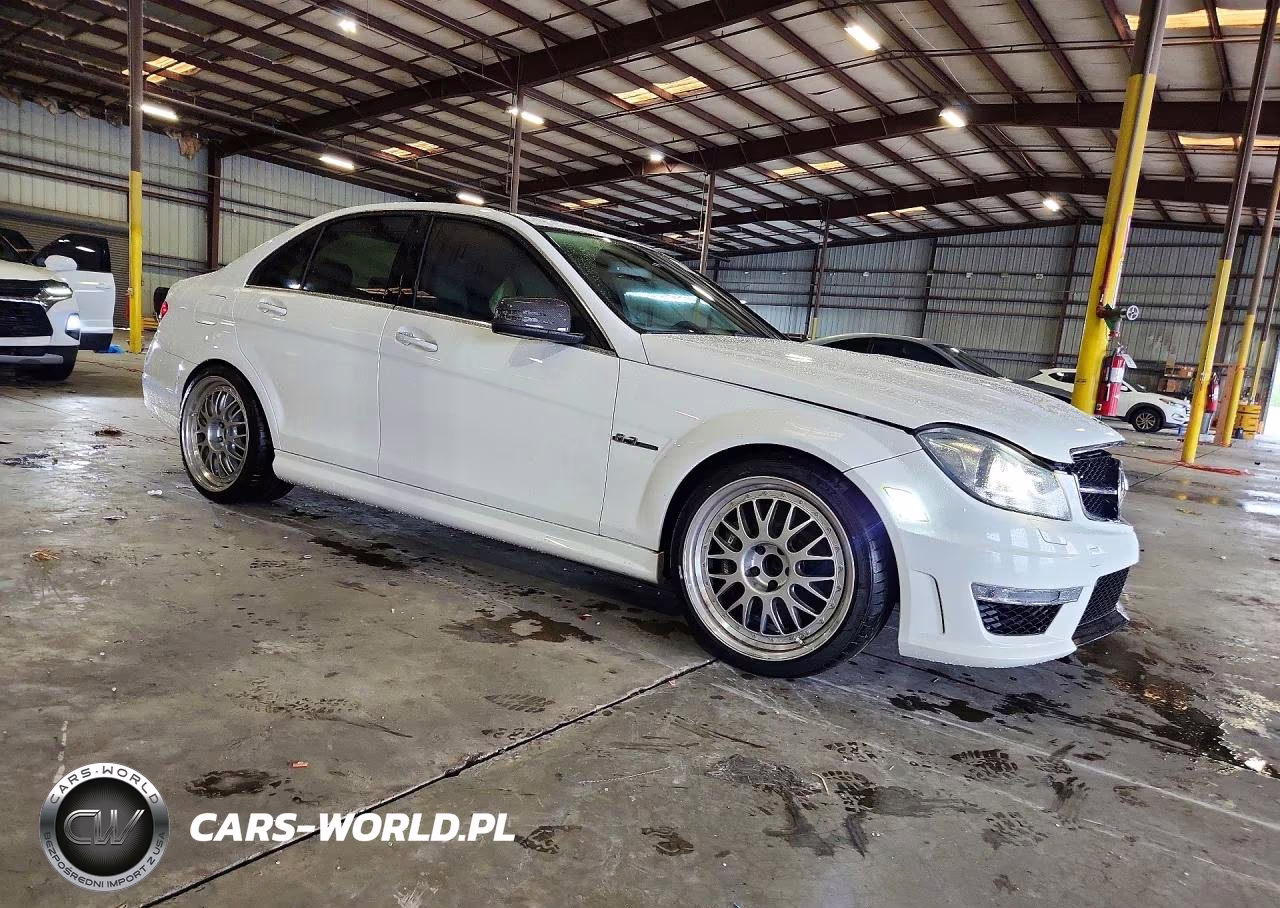 2014 Mercedes-Benz C 63 Amg VIN:WDDGF7HB4EA900676 - 4