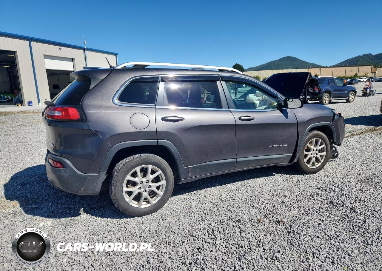 2014 Jeep Cherokee Latitude VIN:1C4PJLCB0EW205803 - 3