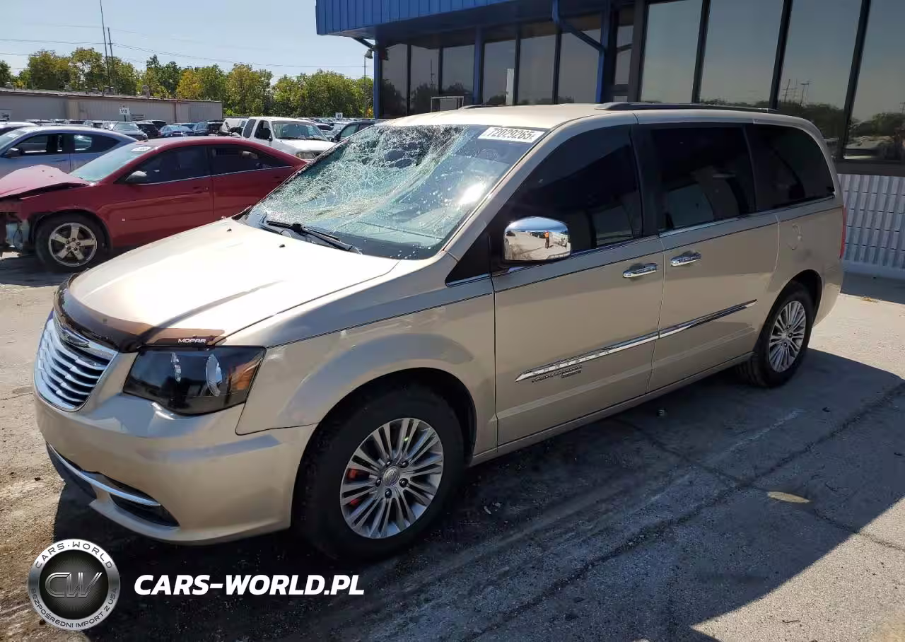 2013 Chrysler Town & Country Touring L