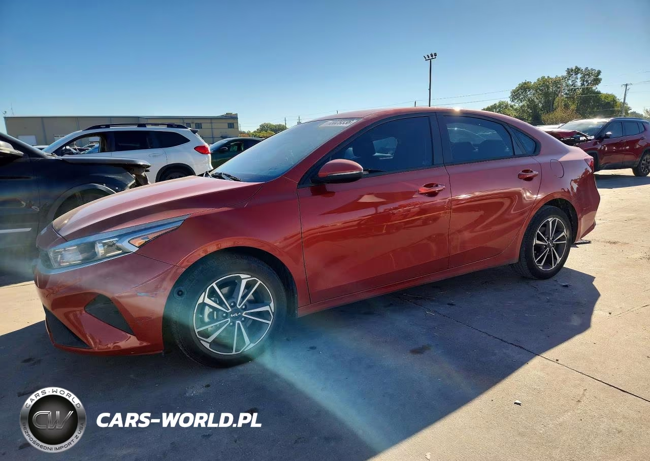 2024 Kia Forte Lxs