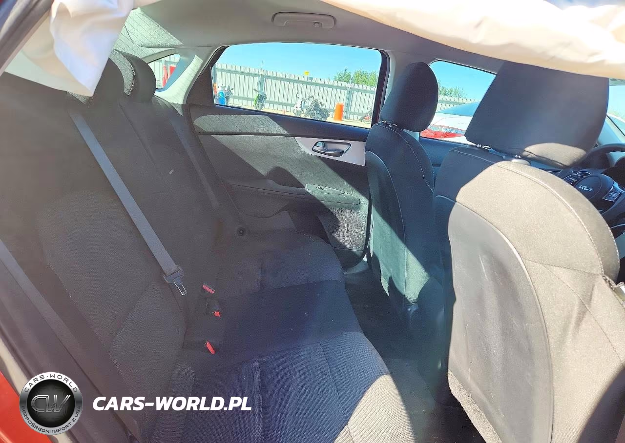 2024 Kia Forte Lxs VIN:3KPF24ADXRE699672 - 10