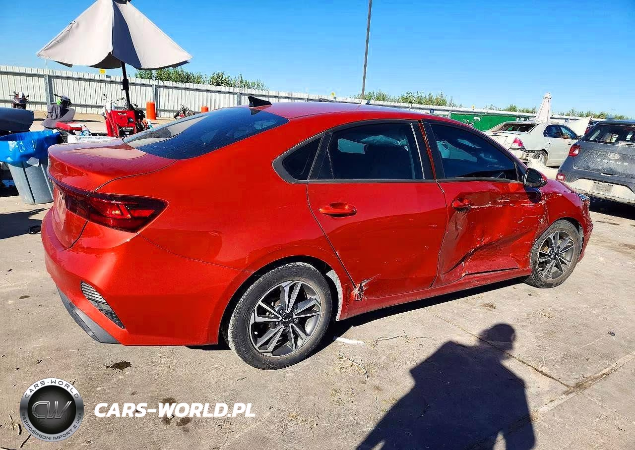 2024 Kia Forte Lxs VIN:3KPF24ADXRE699672 - 3