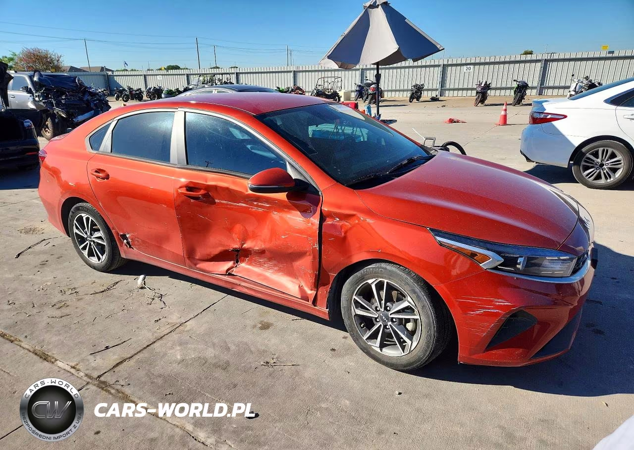 2024 Kia Forte Lxs VIN:3KPF24ADXRE699672 - 4