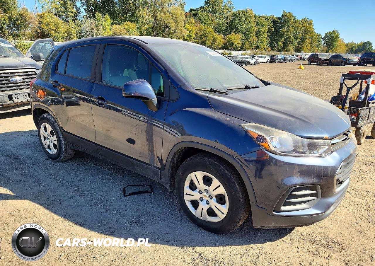 2018 Chevrolet Trax Ls VIN:3GNCJKSB4JL254357 - 4