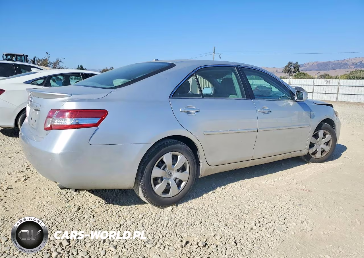 2010 Toyota Camry Le VIN:4T1BF3EK4AU042065 - 3