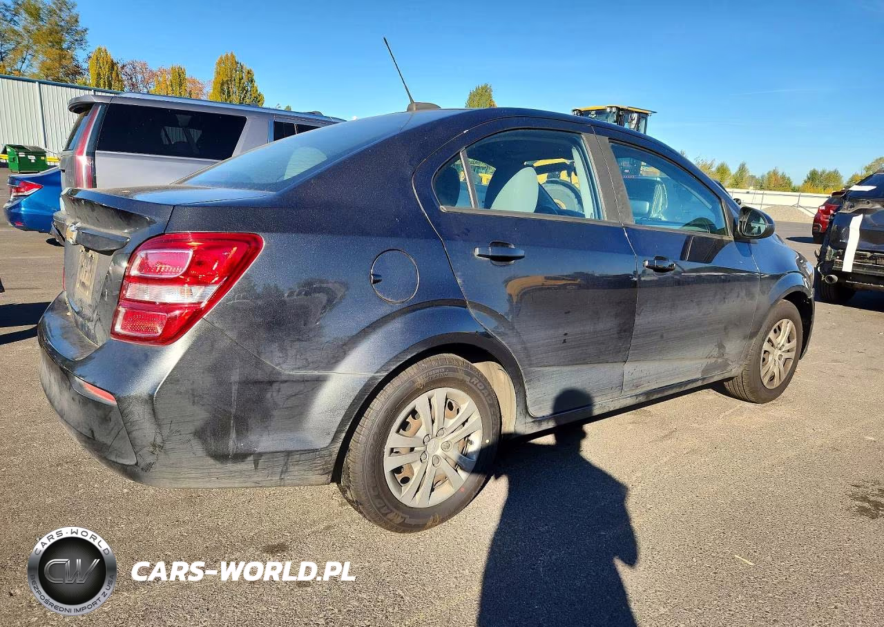 2018 Chevrolet Sonic Ls VIN:1G1JB5SGXJ4136399 - 3