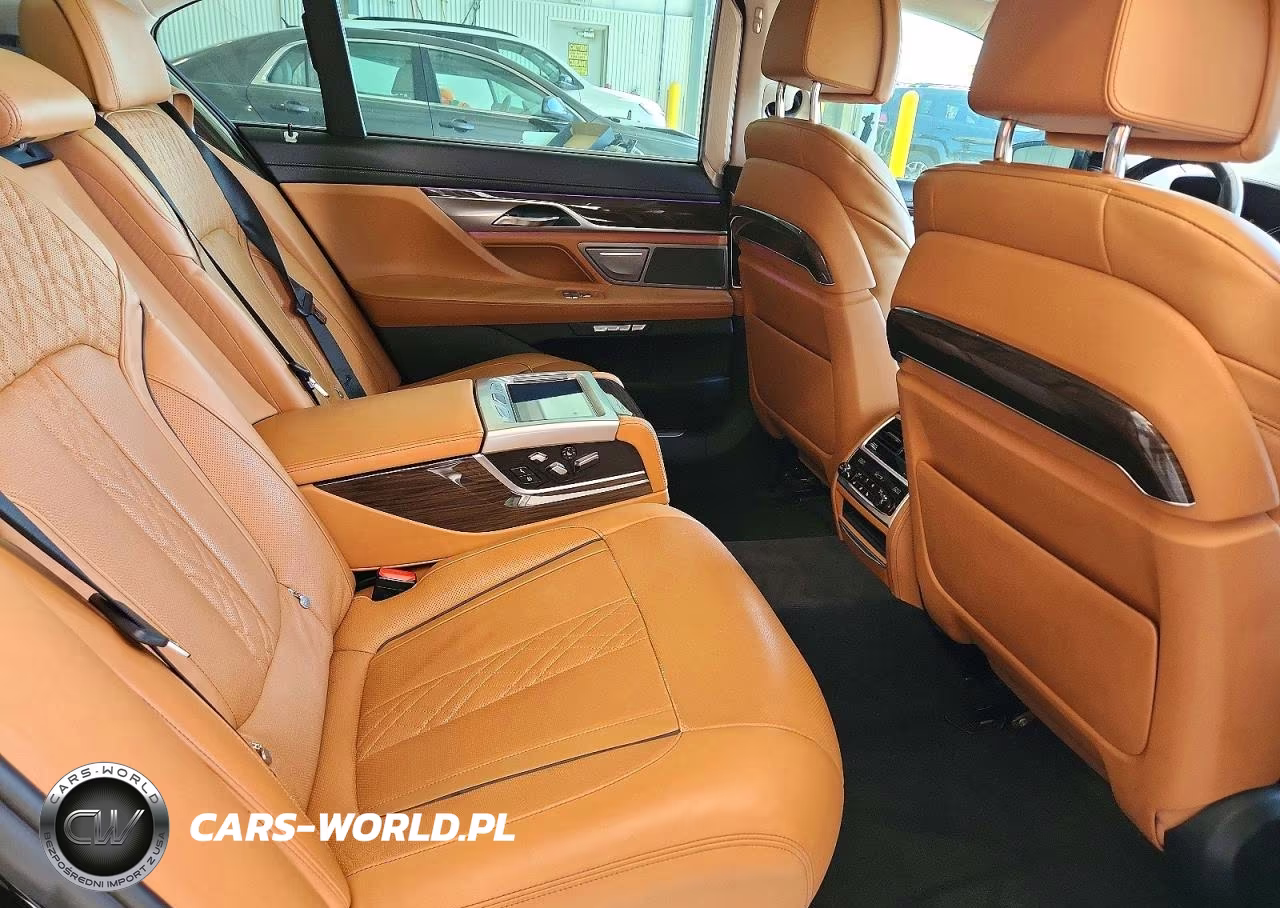 2016 BMW 750 Xi VIN:WBA7F2C51GG417447 - 10