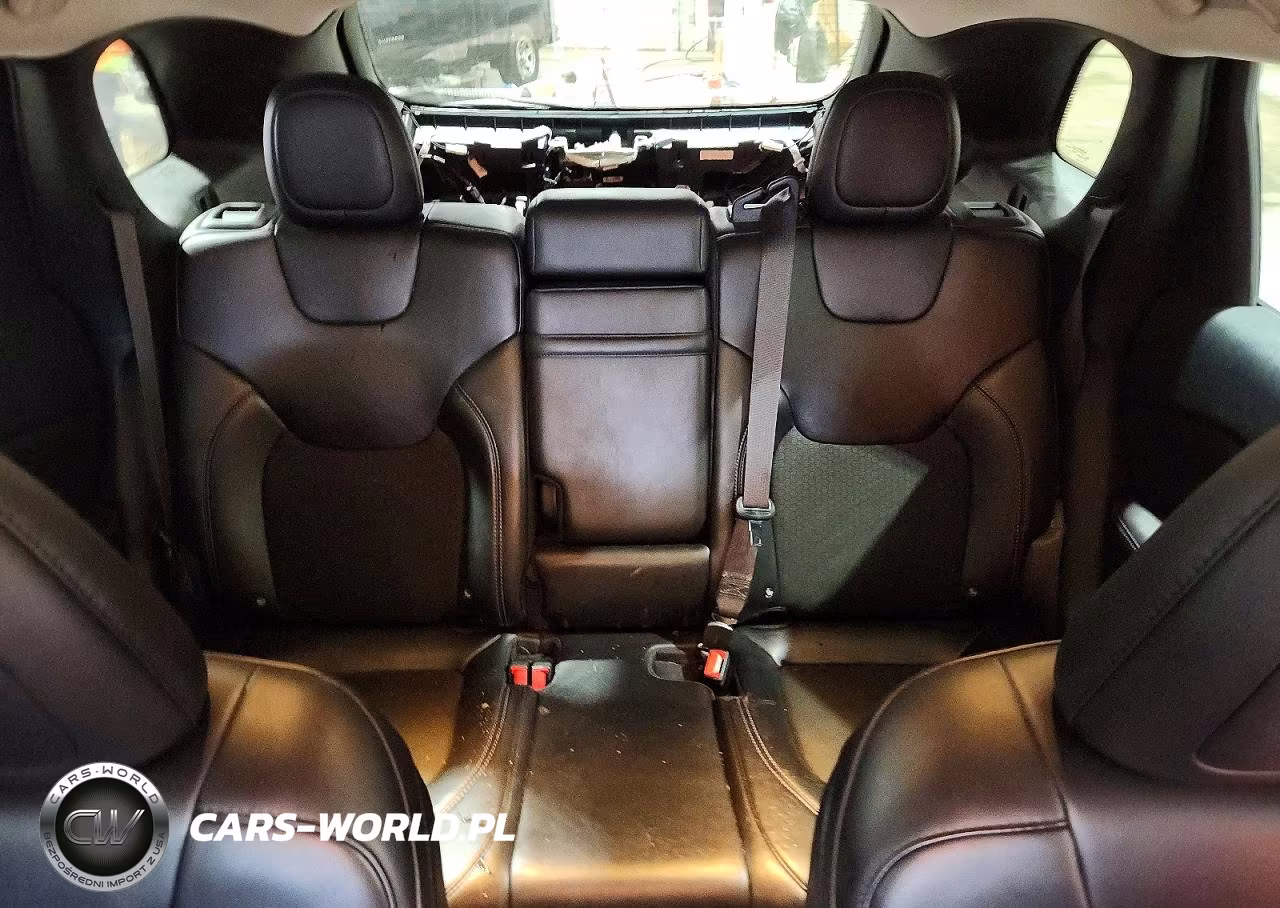 2019 Jeep Cherokee Latitude Plus VIN:1C4PJMLX1KD120719 - 10