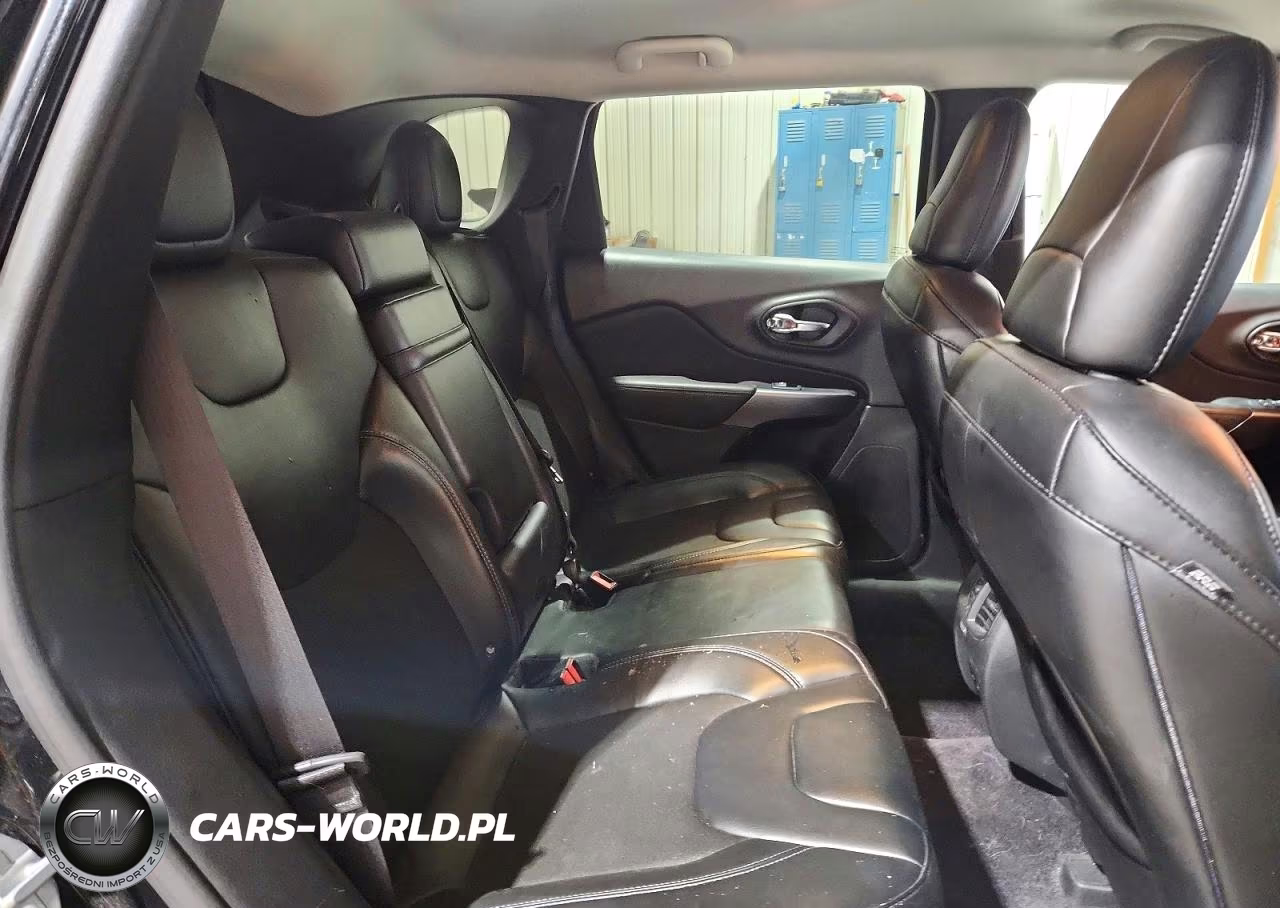 2019 Jeep Cherokee Latitude Plus VIN:1C4PJMLX1KD120719 - 11