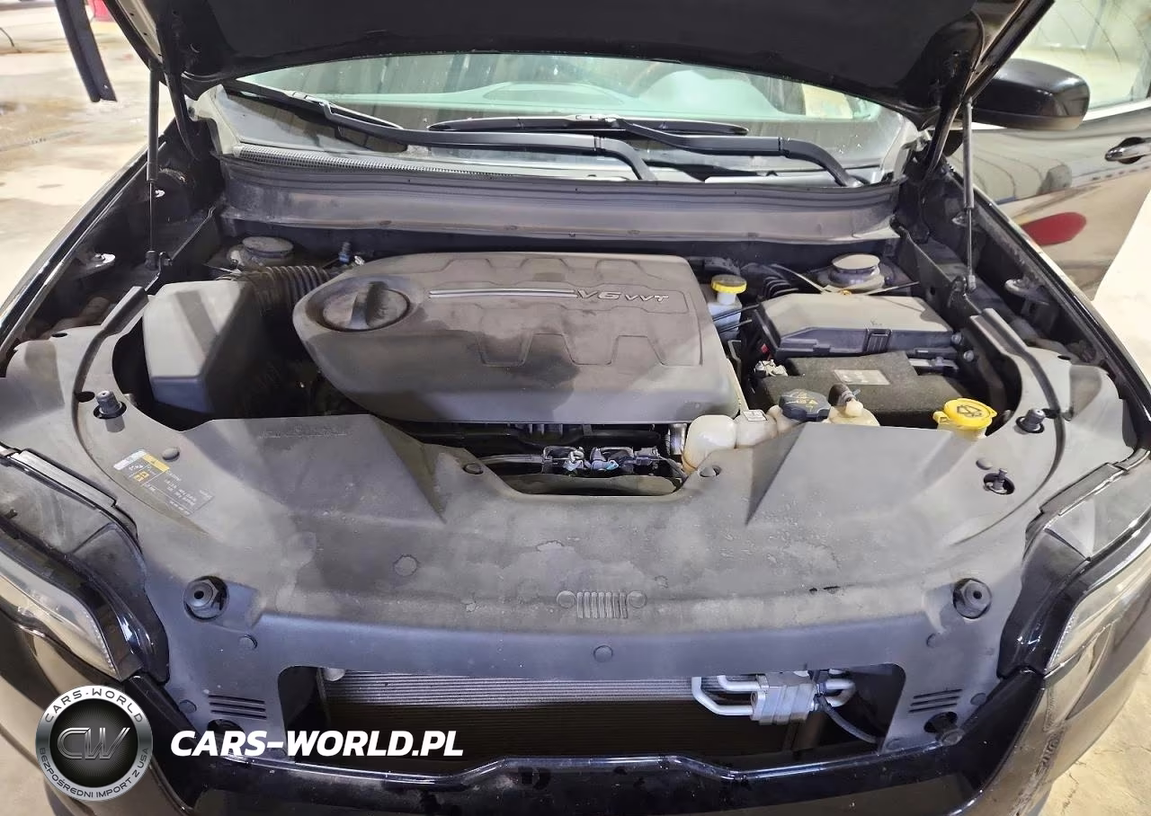 2019 Jeep Cherokee Latitude Plus VIN:1C4PJMLX1KD120719 - 12