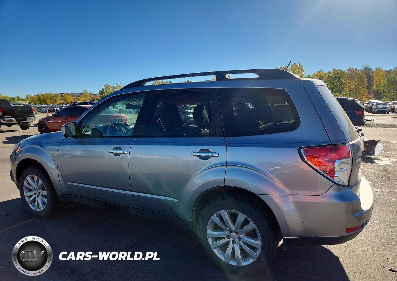 2011 Subaru Forester 2.5X Premium VIN:JF2SHACC0BH732860 - 2