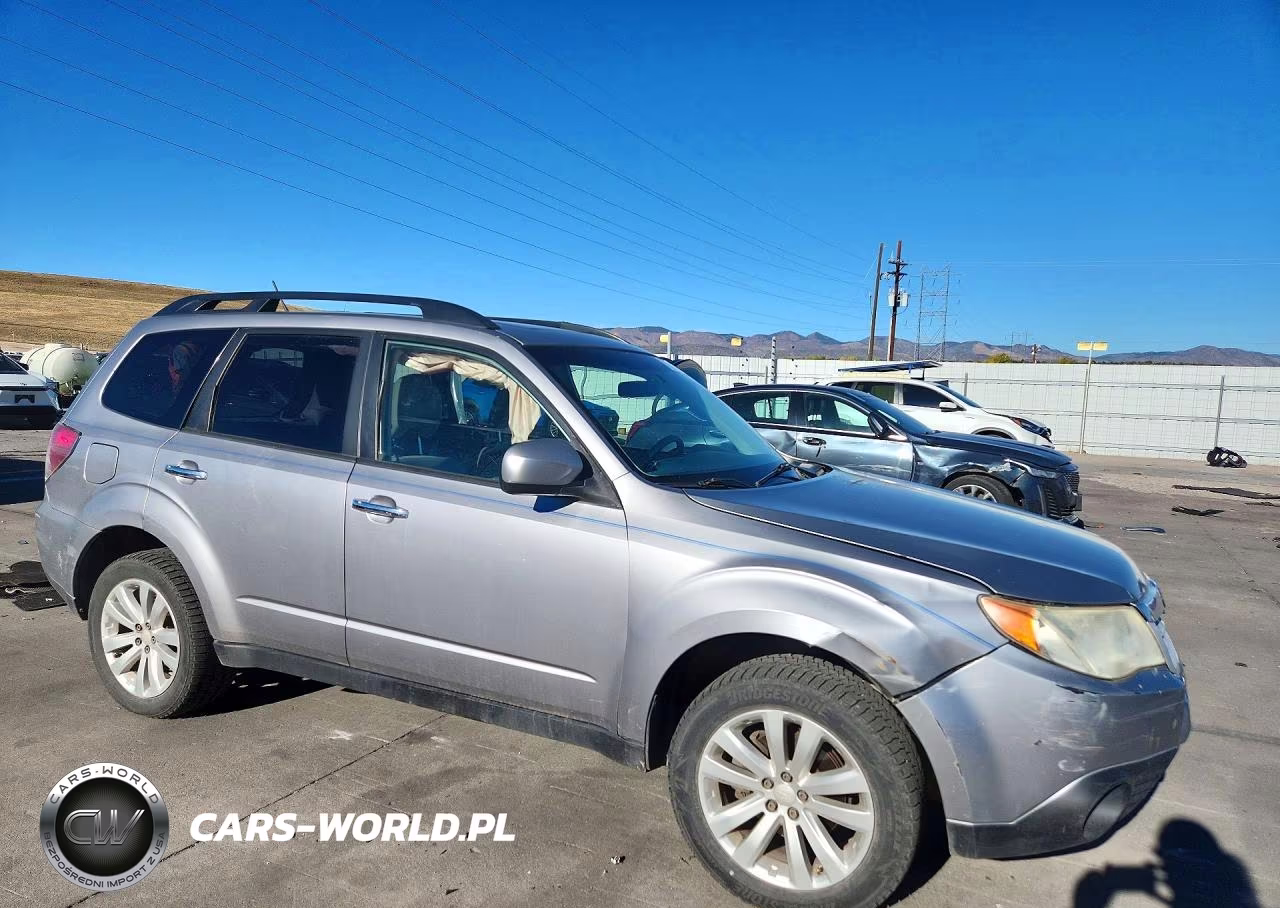 2011 Subaru Forester 2.5X Premium VIN:JF2SHACC0BH732860 - 4