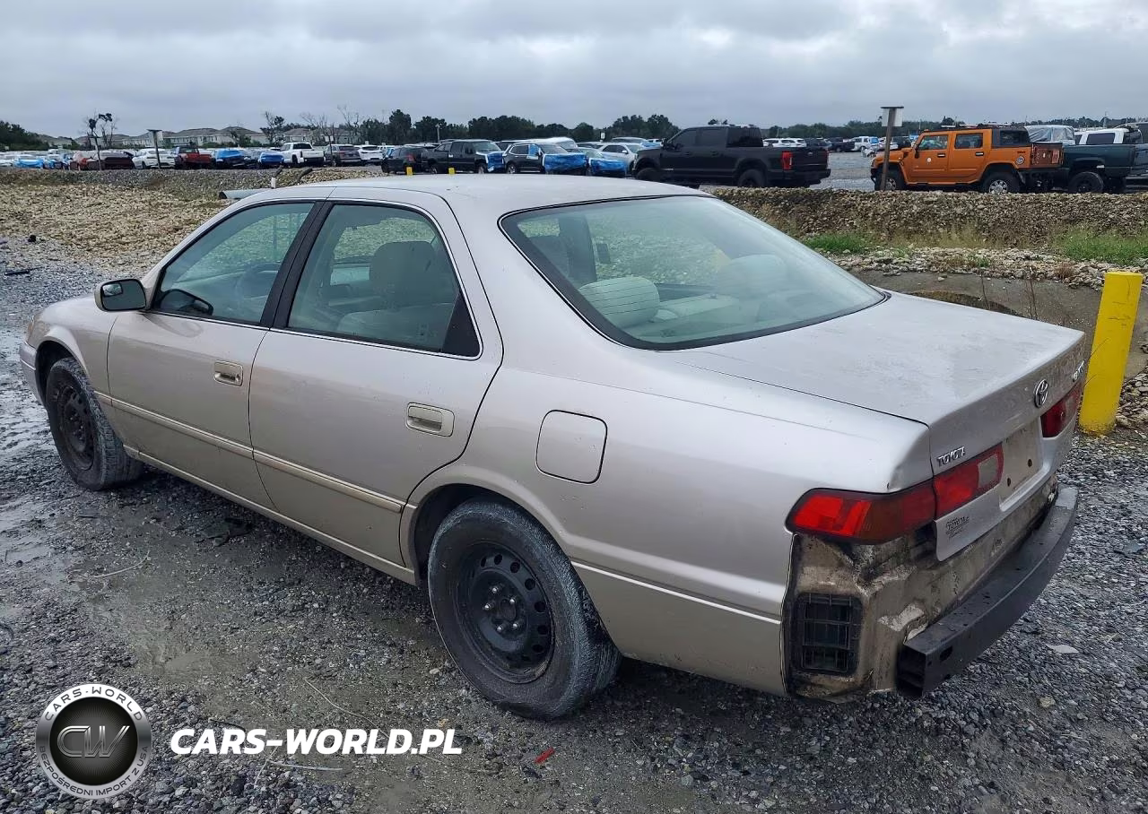 1999 Toyota Camry Le VIN:4T1BG22K7XU893930 - 2