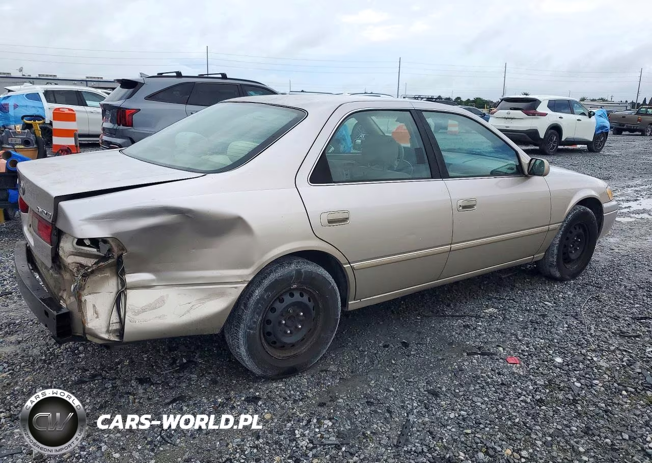 1999 Toyota Camry Le VIN:4T1BG22K7XU893930 - 3