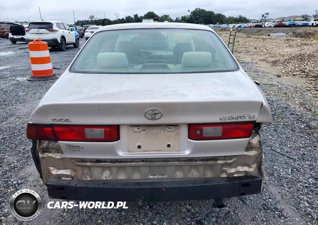 1999 Toyota Camry Le VIN:4T1BG22K7XU893930 - 6