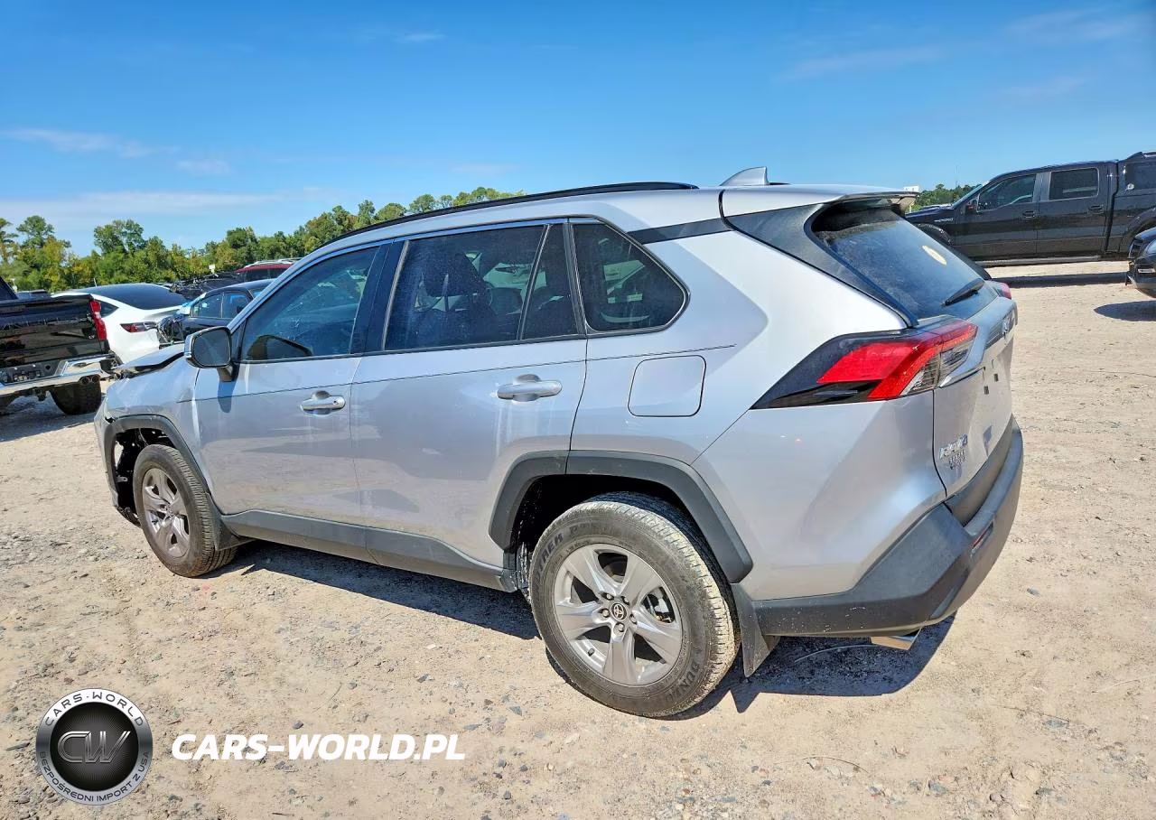 2024 Toyota Rav4 Xle VIN:2T3W1RFV8RC303214 - 2