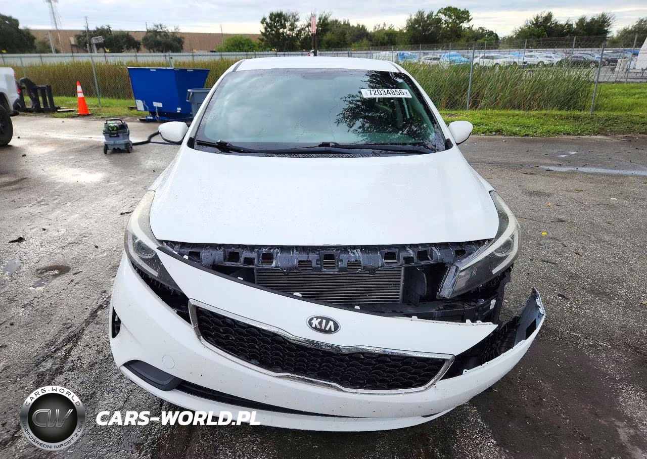 2017 Kia Forte Lx VIN:3KPFK4A7XHE082572 - 5