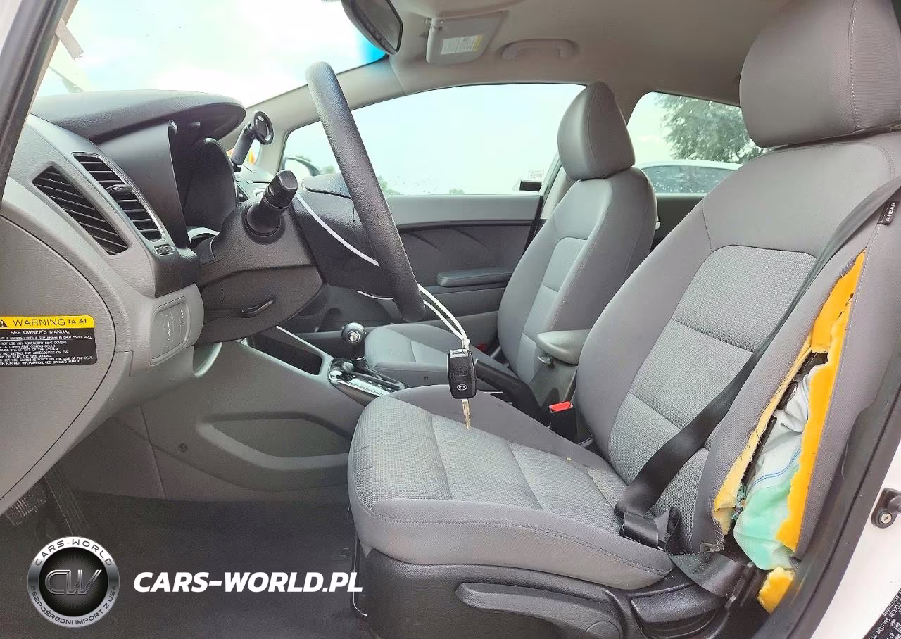 2017 Kia Forte Lx VIN:3KPFK4A7XHE082572 - 7