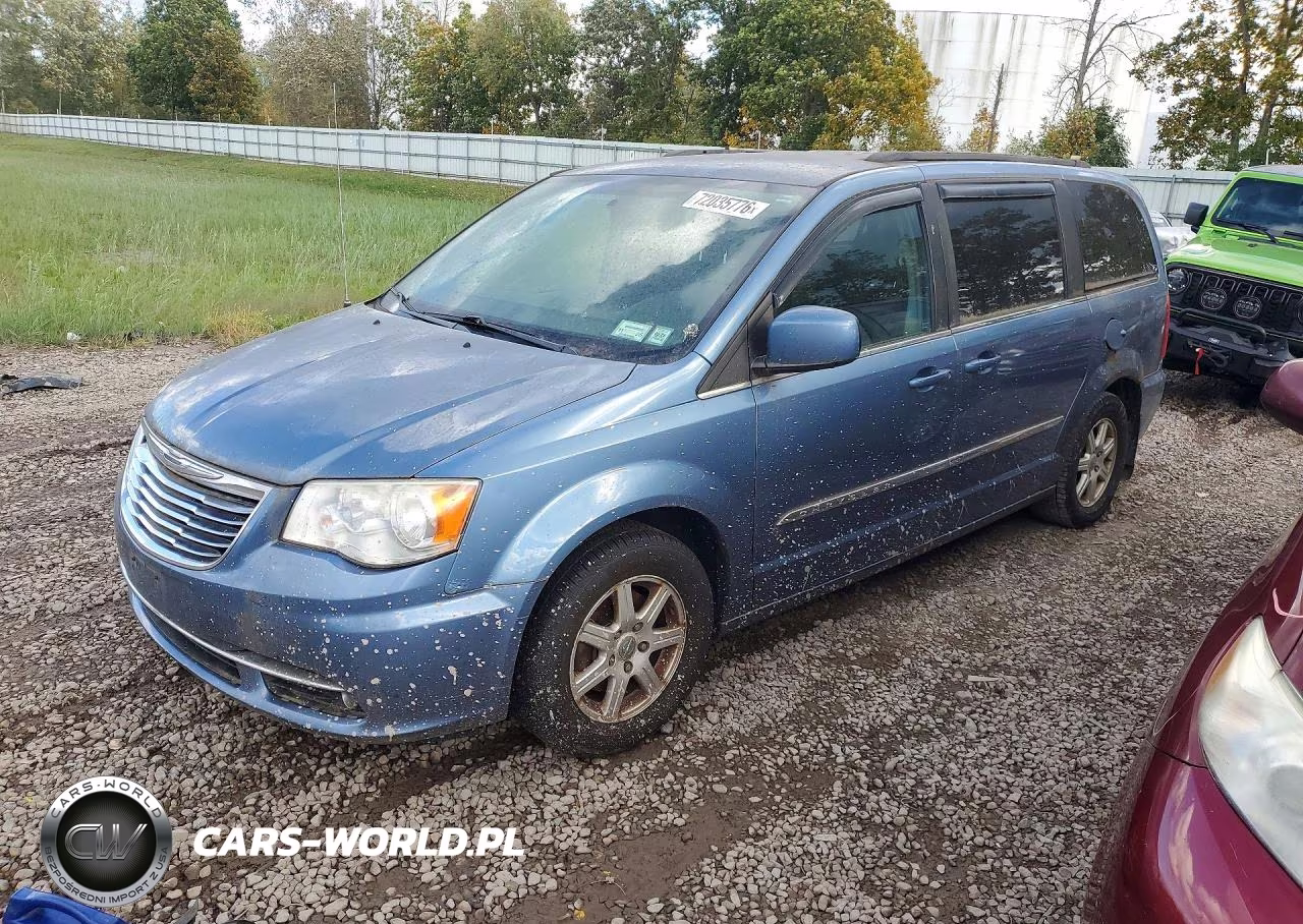 2012 Chrysler Town & Country Touring L