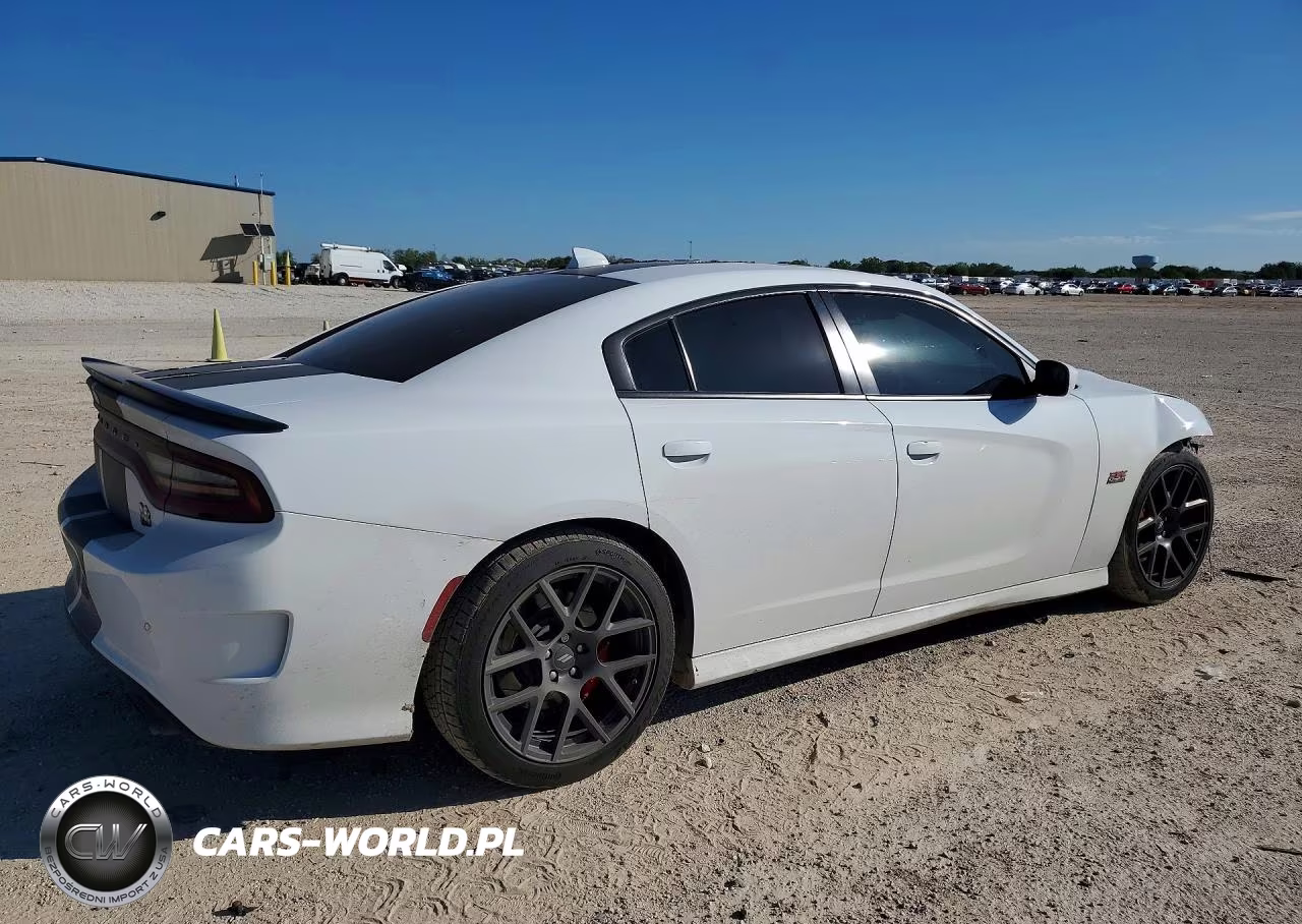 2019 Dodge Charger Scat Pack VIN:2C3CDXGJ2KH718323 - 3