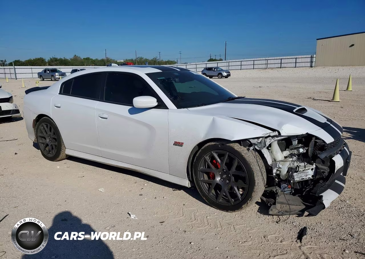 2019 Dodge Charger Scat Pack VIN:2C3CDXGJ2KH718323 - 4