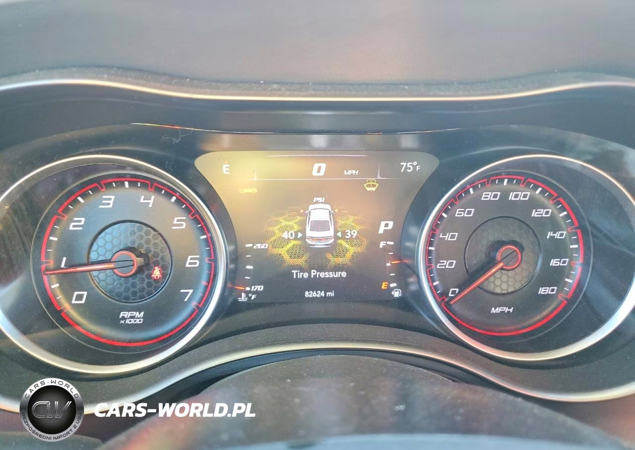 2019 Dodge Charger Scat Pack VIN:2C3CDXGJ2KH718323 - 9