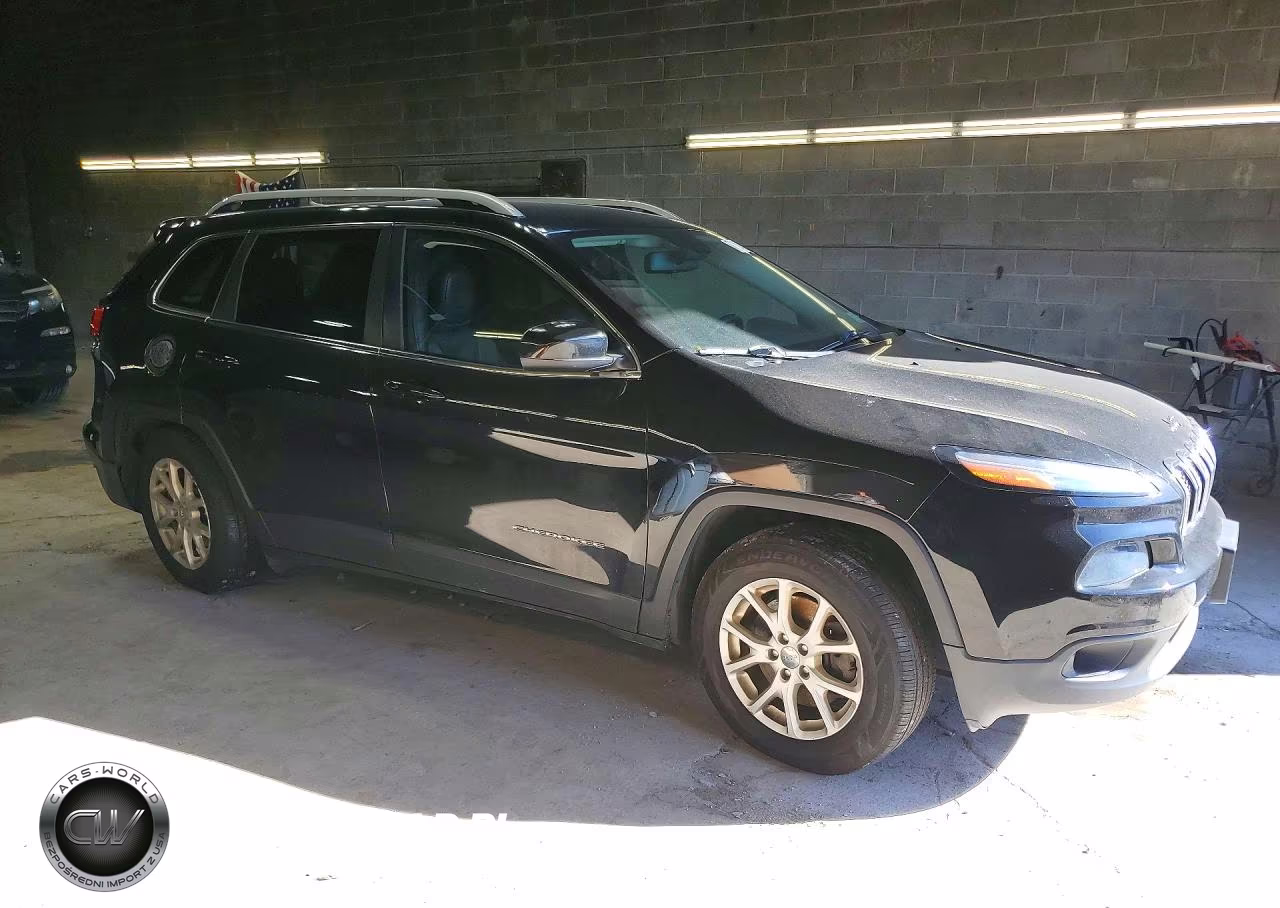 2018 Jeep Cherokee Latitude Plus VIN:1C4PJMLB0JD507863 - 4