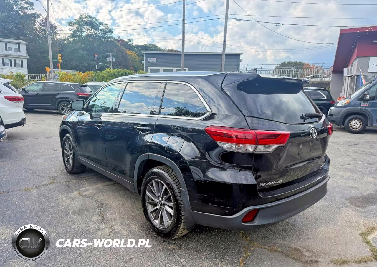2019 Toyota Highlander Xle VIN:5TDJZRFH1KS604023 - 2