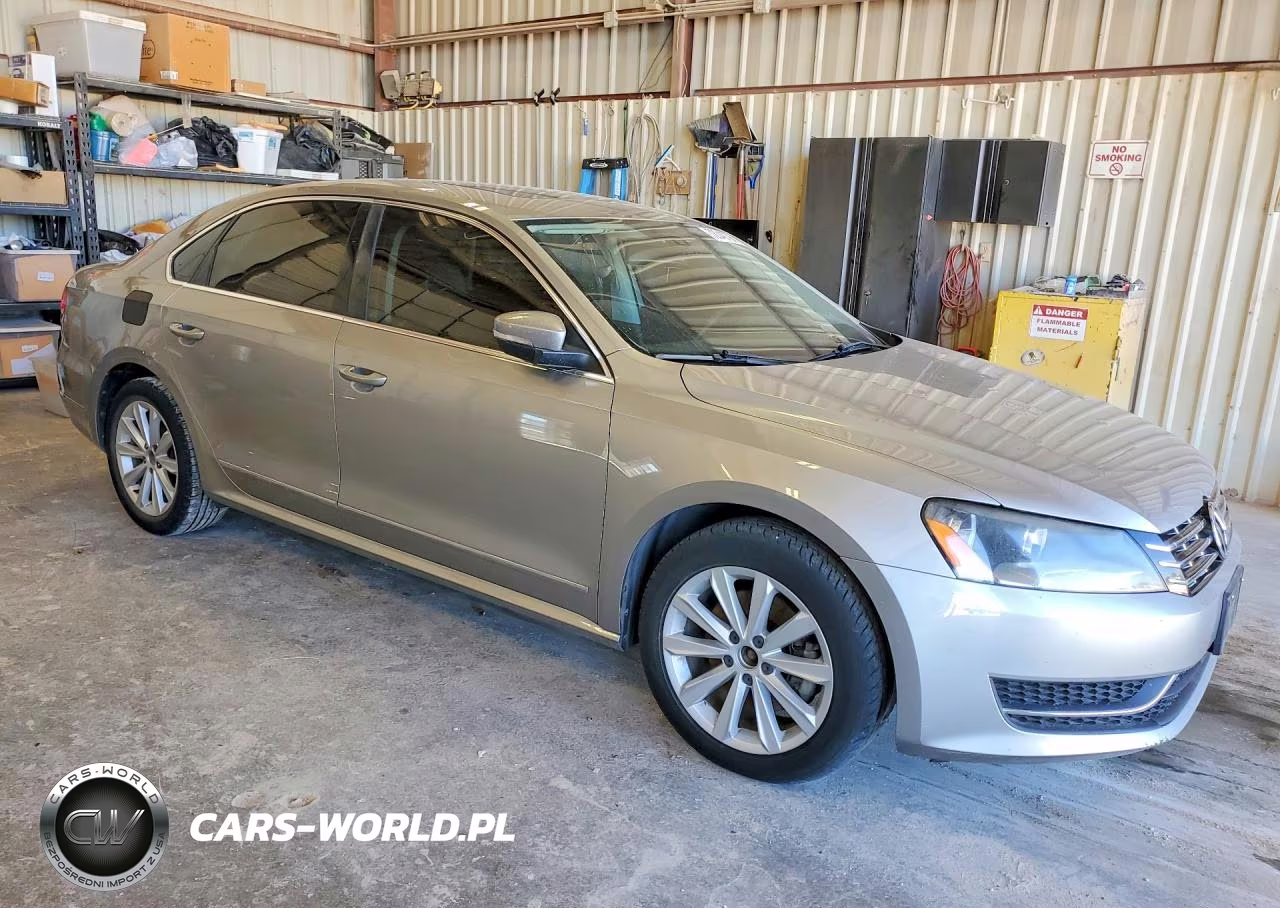 2013 Volkswagen Passat Sel VIN:1VWCH7A33DC004570 - 4