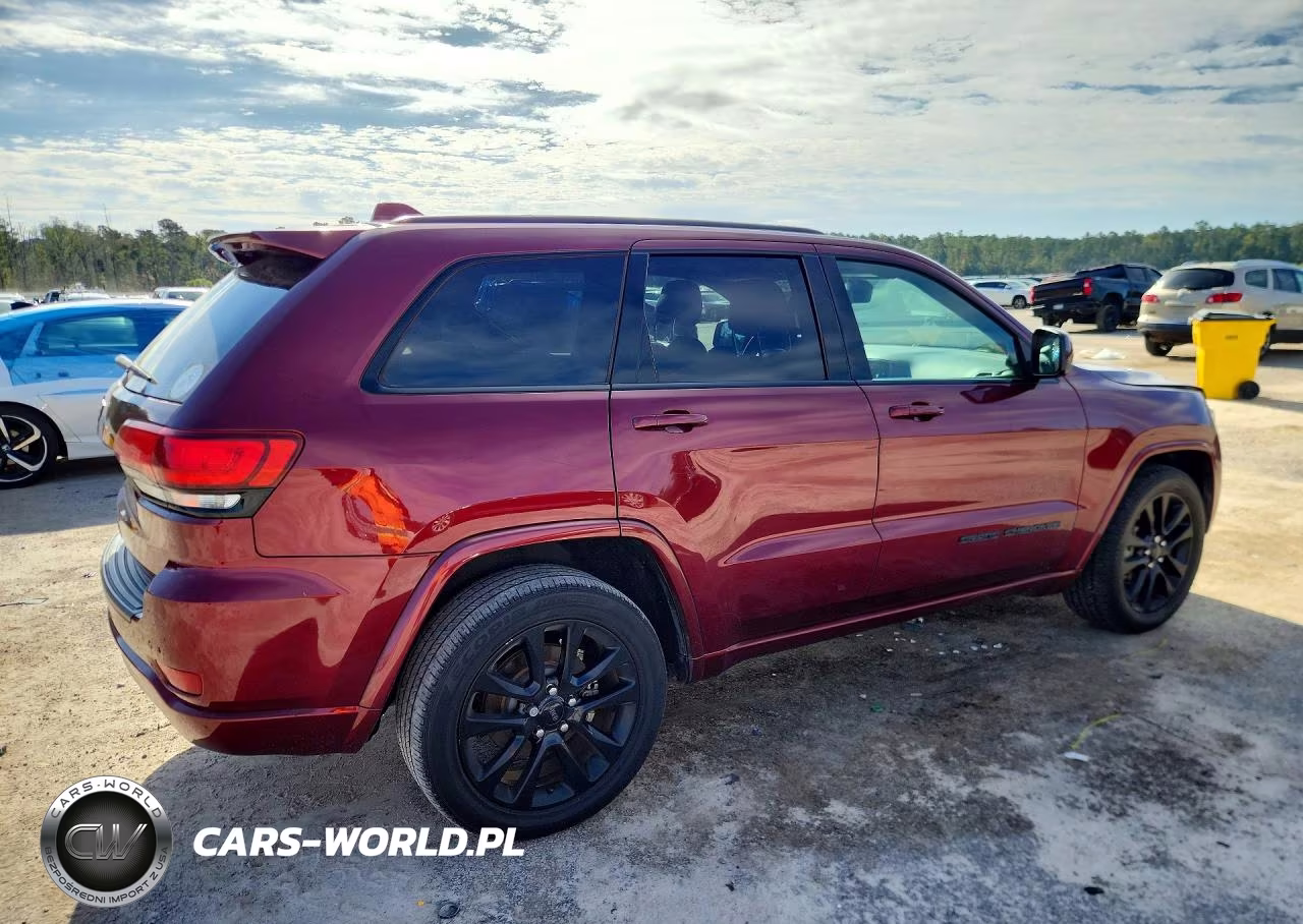 2019 Jeep Grand Cherokee Laredo VIN:1C4RJEAG6KC572172 - 3