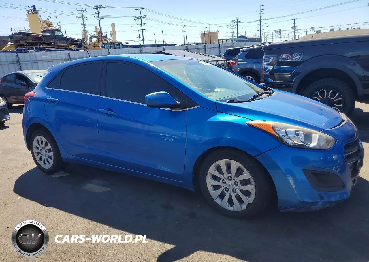 2017 Hyundai Elantra Gt Base VIN:KMHD35LH7HU352919 - 4